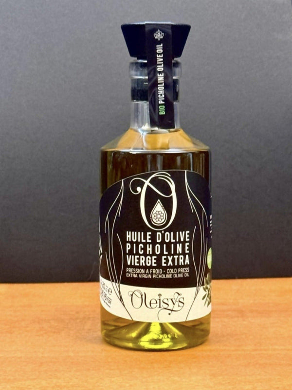 🌿 Oleisys® – Huile d’olive Vierge Extra Picholine BIO
Une huile d’olive bio d’exception

L’huile d’olive vierge extra BIO Oleisys® est issue d’une seule variété : la Picholine. Reconnue pour son fruité équilibré et sa persistance en bouche, elle incarne l’exigence et l’authenticité de la maison Oleisys®.
