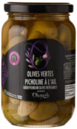 es olives vertes Picholine alliées à la noblesse de l’ail, relevées avec finesse et préparées selon un savoir-faire méditerranéen ancestral.
Cueillies à parfaite maturité, elles dévoilent une chair croquante et un goût affirmé. Leur caractère généreux réveille les apéritifs et inspire vos plats d’une intensité sincère.
Un équilibre subtil entre la fraîcheur de l’olive marocaine, la rondeur de l’huile végétale et la chaleur de l’ail.
