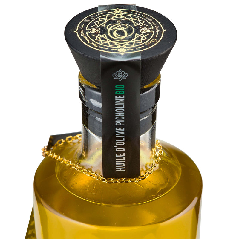 🌿 Oleisys® – Huile d’olive Vierge Extra Picholine BIO
Une huile d’olive bio d’exception

L’huile d’olive vierge extra BIO Oleisys® est issue d’une seule variété : la Picholine. Reconnue pour son fruité équilibré et sa persistance en bouche, elle incarne l’exigence et l’authenticité de la maison Oleisys®.