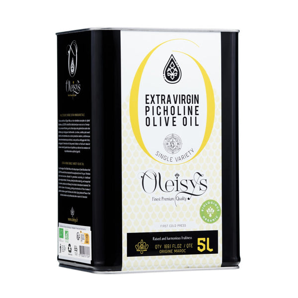 Découvrez l’huile d’olive vierge extra BIO Oleisys dans son bidon métal 5 L, pensé pour une utilisation intensive, les familles nombreuses et les professionnels de la restauration. Ce grand format combine praticité, conservation optimale et respect de l’environnement.

Une huile d’olive monovariétale BIO : la Picholine

La maison Oleisys a choisi la variété Picholine, reconnue pour son fruité équilibré et sa richesse aromatique. Issue d’oliveraies certifiées Agriculture Biologique, cette huile d’olive 