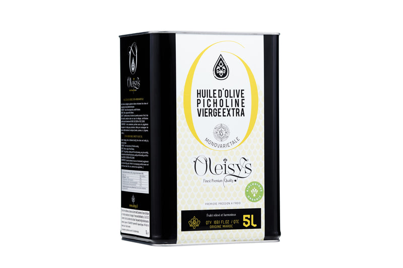 Découvrez l’huile d’olive vierge extra BIO Oleisys dans son bidon métal 5 L, pensé pour une utilisation intensive, les familles nombreuses et les professionnels de la restauration. Ce grand format combine praticité, conservation optimale et respect de l’environnement.

Une huile d’olive monovariétale BIO : la Picholine

La maison Oleisys a choisi la variété Picholine, reconnue pour son fruité équilibré et sa richesse aromatique. Issue d’oliveraies certifiées Agriculture Biologique